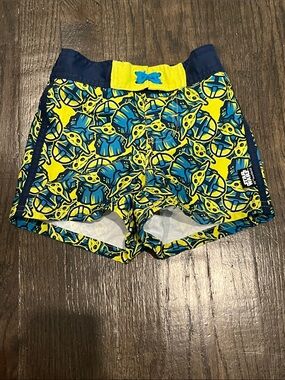 Star Wars Yellow & Blue Kids Shorts with Character Print